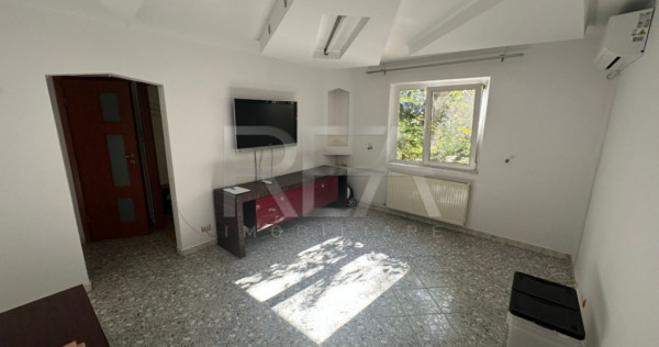 Apartament 3 Camere , Semi-Decomandat , Etaj 2/4 , Zona Bran