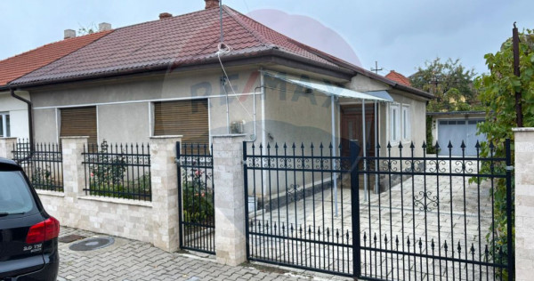 Casă / Vilă cu 5 camere de v&acirc;nzare &icirc;n Aleșd zona Ult...