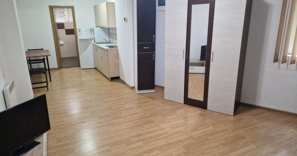 Garsonieră open-space de închiriat