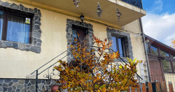 Casa Horpaz, 130 mp totali, terasa, la strada asfalata