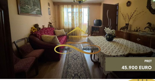 Apartament cu 2 camere cu balcon etaj 3 din 4 - de vanzare