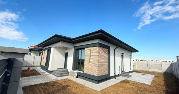 Casa Individuala / 4 Camere / 2 Bai / Teren 370 mp