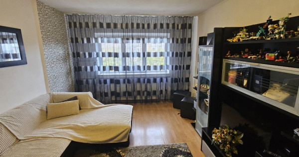 Reducere de pret ,Poarta 6/ 3 camere decomandat , centrala gaze