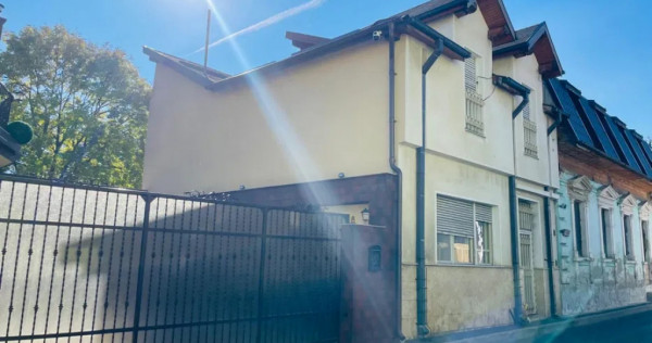 Casă spațioasă în centrul Brașovului