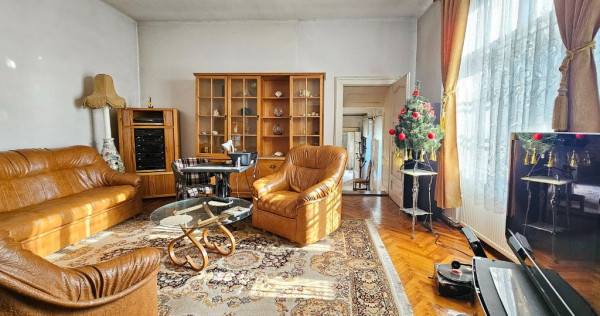 PROPRIETATE: 1500 mp, cu casa saseasca autentica, in Cristian, Brasov