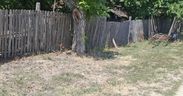 Casa cu teren sat Răduțești, com. Ciomăgești, jud. Argeș