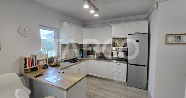 Casa de vanzare 5 camere 160mpu 3 bai 120mp teren liber zona