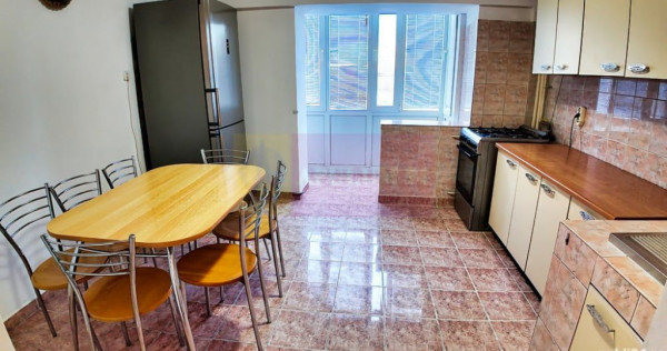 Vanzare apartament 4 camere in zona Unirii - Coposu, metrou