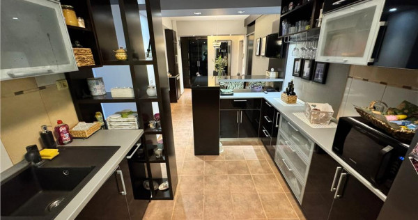 Apartament 3 camere, Primarie - Piata Unirii etaj 1, mobilat