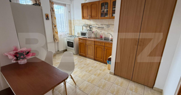 Apartament 3 camere, etaj intermediar, 60 mp, zona Cetatea F