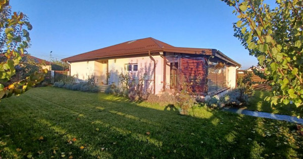 Săbăreni, casă parter 162 mp, curte 575 mp. Acasă