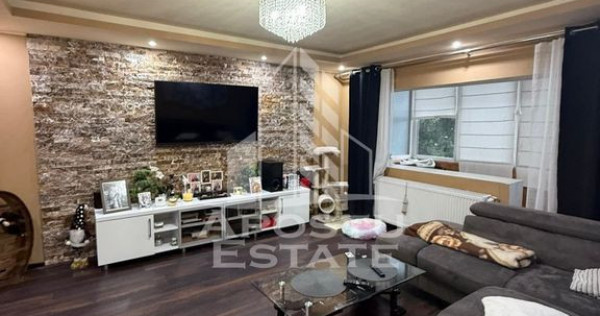 Apartament , centrala proprie , renovat , Zona Lunei