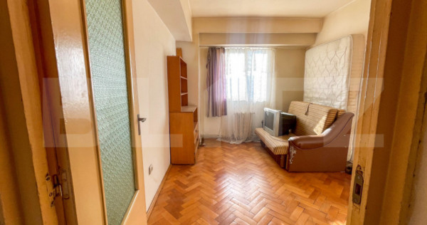 Apartament de 3 camere decomandat, 75 mp, 2 băi, 2 balcoane