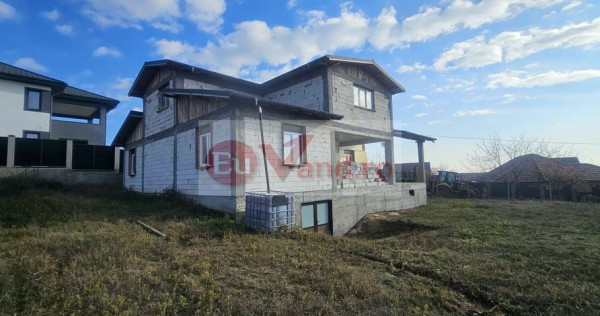 Casa la rosu Bariera Traian, teren 896 mp, COMISION 0%