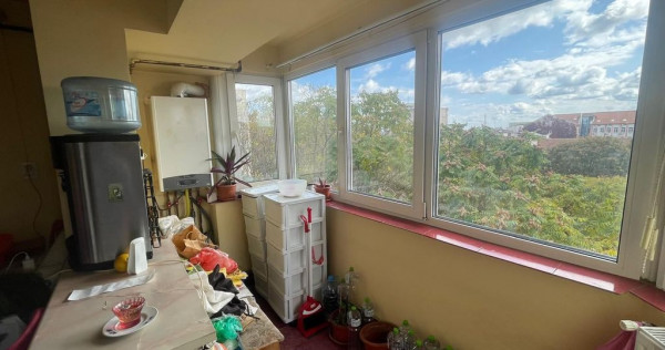 Apartament 3 camere decomandat Capital