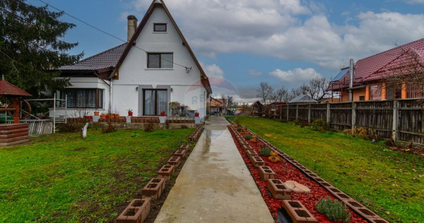 OPORTUNITATEI CASĂ modernă | 238mp utili și teren intr...