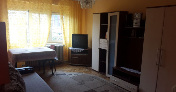 FALEZA NORD-APARTAMENT 5 CAMERE ETAJ 1 CU GAZE