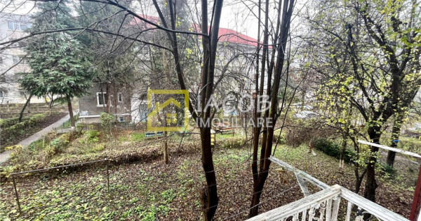 Apartament 2 CD, zona Aviatorilor, etaj 1, Bacau