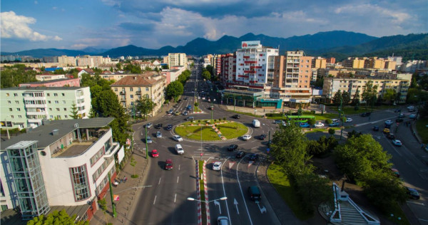 Spatiu vizibil,acces dublu,trafic intens,3 incaperi,flexibil