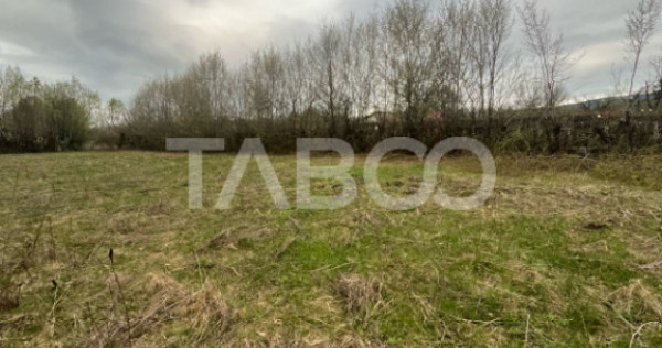 Teren intravilan de vanzare 550m front 21 m utilitati la 120