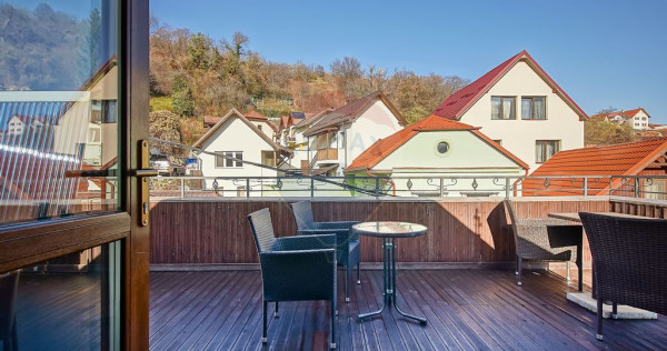 Casa cu 5 studiouri independente, terasa rooftop, vedere ...