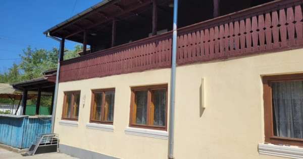 Case Olanu cu o suprafață de 3000 m teren