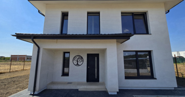 Casa langa padure cu curte generoasa 704 mp