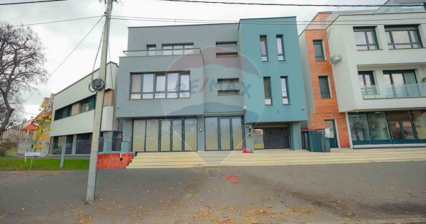 Clădire multifuncțională de vânzare – spațiu comer...