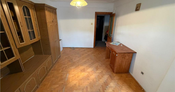 Garsoniera de - etaj 1 - 27mp - zona Brailei - Quattro