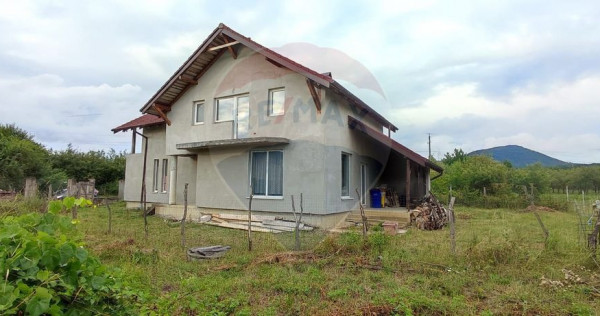 DE VANZARE casa la 10 min de oras