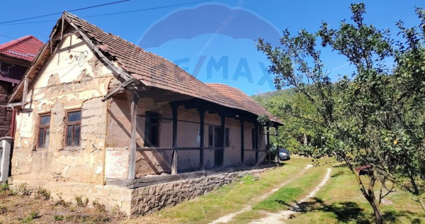 COMISION ZERO Teren de vanzare (30 AR) + casa veche din lemn