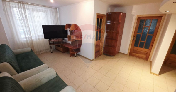 Apartament cu 4 camere de vânzare în zona Calea Romanului