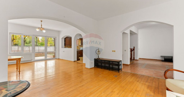 DE INCHIRIAT Vilă cu 14 camere PIPERA/VOLUNTARI/ROND OMV