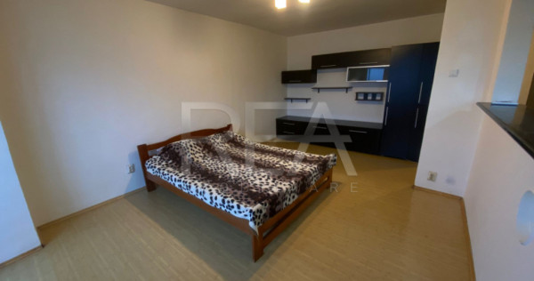 Garsoniera spatioasa Jumbo Center