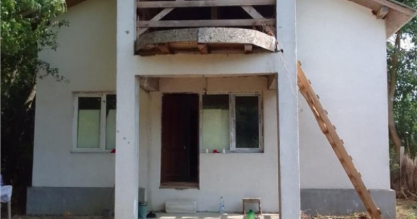 Casa P M si teren intravilan de in localitatea Patlageanca-