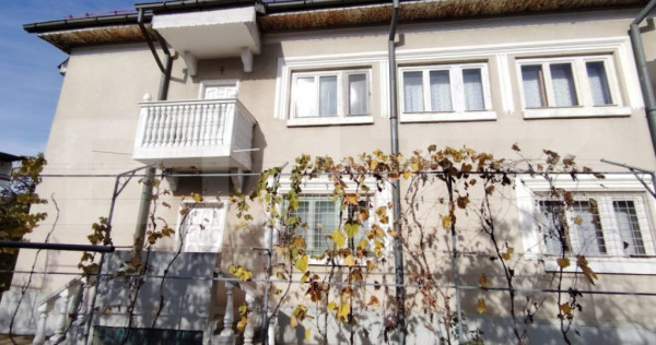 Casa 5 camere, 214 mp, cartierul Brestei