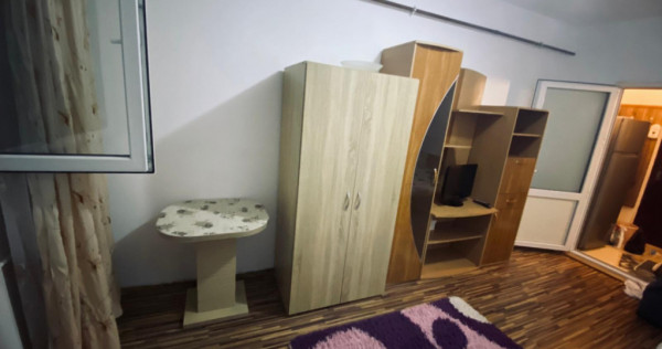 Garsonieră de închiriat pe termen lung – zona CET, Const