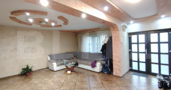 Vila Craiova P+1+M, 317 mp utili și curte de 980 mp, Craiov