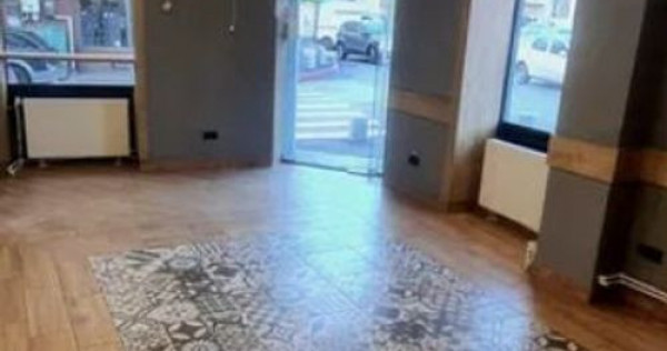 Zona Casa Poporului-Libertatii sp 97 mp vitrina 10