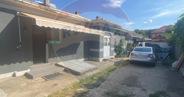 DE VANZARE Casa Oras Budesti/Jud Calarasi în zona Centrala