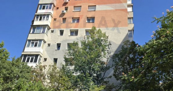 DE VANZARE Apartament cu 4 camere &icirc;n zona 1 DECEMBRIE 1918