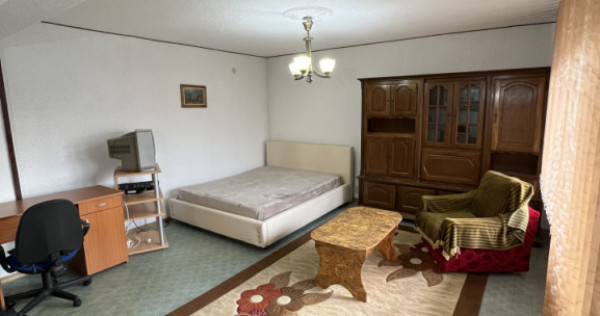 Garsonieră de &icirc;nchiriat, 40 mp &ndash; zona Lupeni