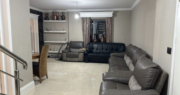 Casa cu 8 camere, 750 mp teren , Radauti