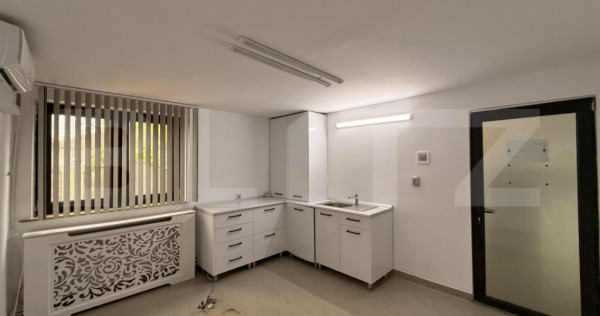 Cabinet medical și apartament 2 camere, 223mp, teren 253mp,