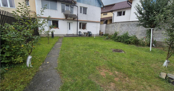 Casa individuala cu curte, 5 camere, cartier Noua