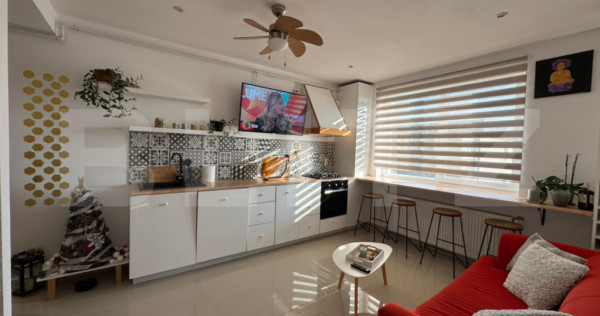 Apartament cochet, 3 camere, balcon, zona Aqua Park