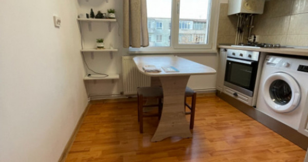 Garsoniera decomandata Tractorul