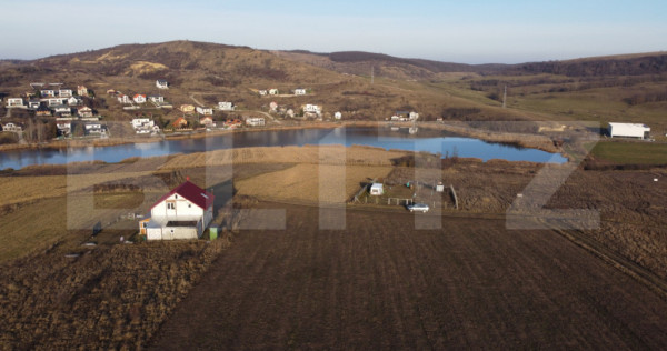 De vanzare teren Chinteni cu panorama spre lac
