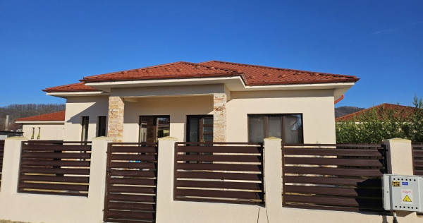 Casa deosebita pe parter constructie 2025, Stefanesti, 203000 EURO