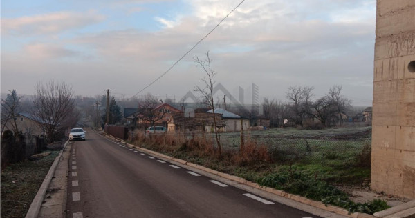Movileni 20km de rond Agronomie Copou Teren 1000mp la asfalt